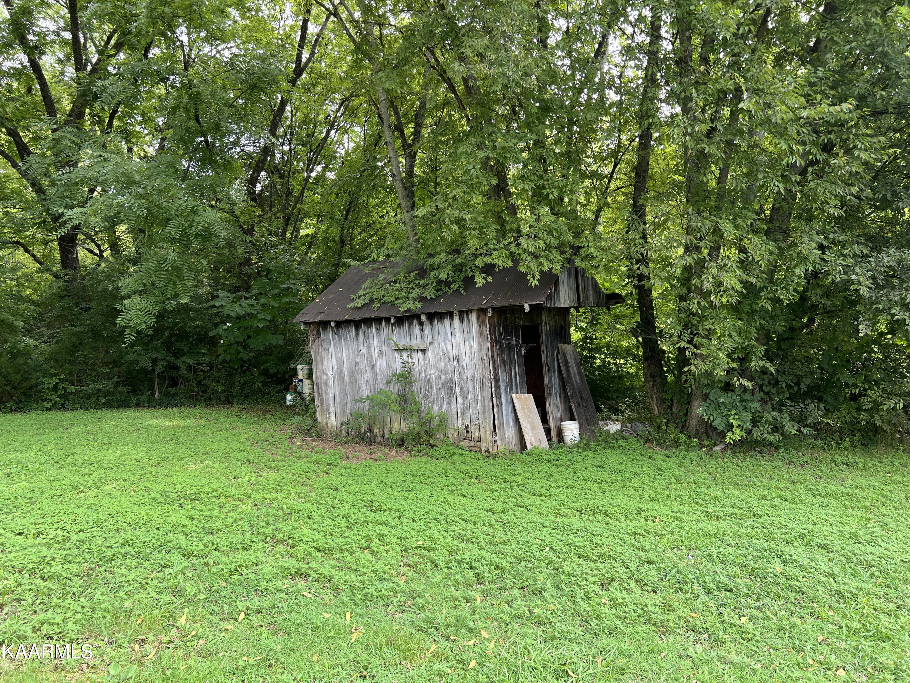 2843 Ellejoy Road Walland, TN 37886 - Photo 10 of 18 BB518655-1CDF-492D-9A4F-8AB240DCA1F2