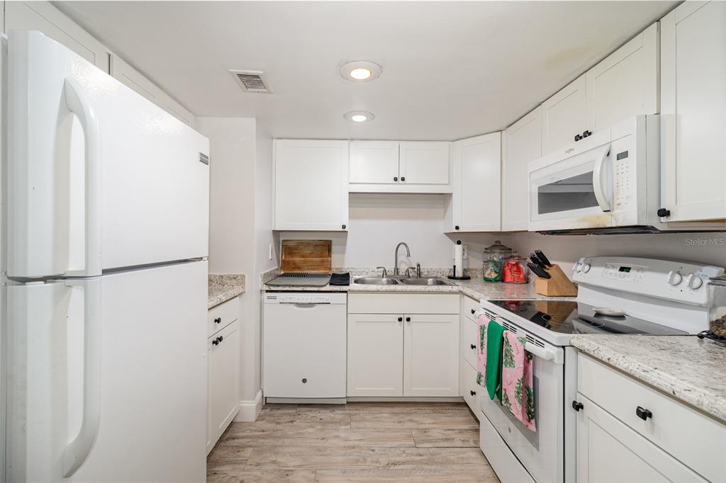 924 Lake Destiny Road, Unit E Altamonte Springs, FL 32714 - Photo 14 of 30