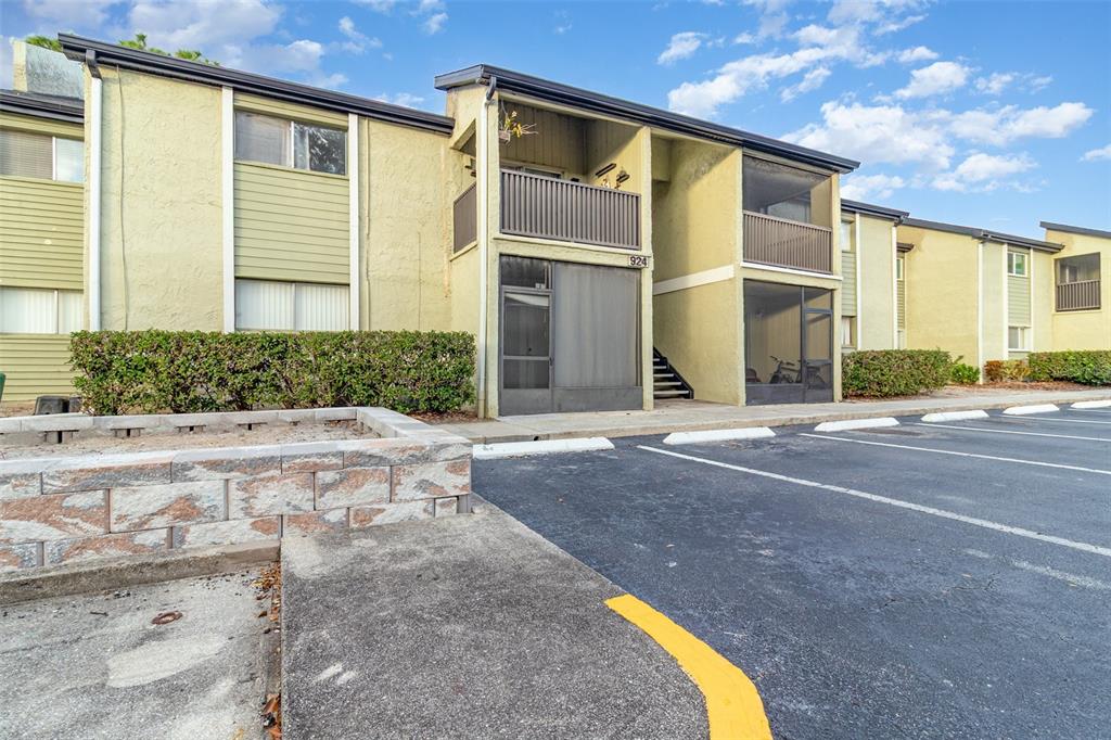 924 Lake Destiny Road, Unit E Altamonte Springs, FL 32714 - Photo 2 of 30