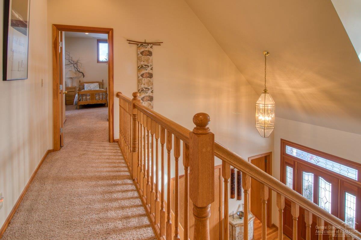 67450 Cloverdale Road Bend, OR 97703 - Photo 17 of 25 Additional Photo