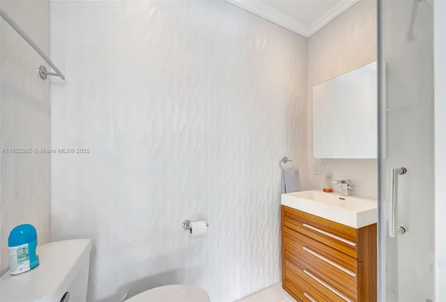 $2,700,000 | 11230 Southwest 69th Court, Pinecrest, FL 33156