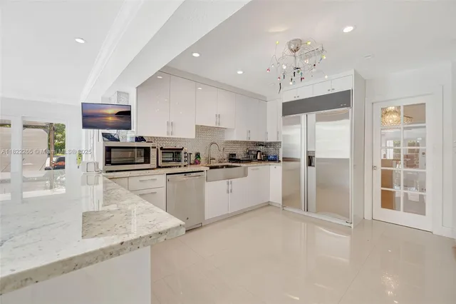 $2,700,000 | 11230 Southwest 69th Court, Pinecrest, FL 33156