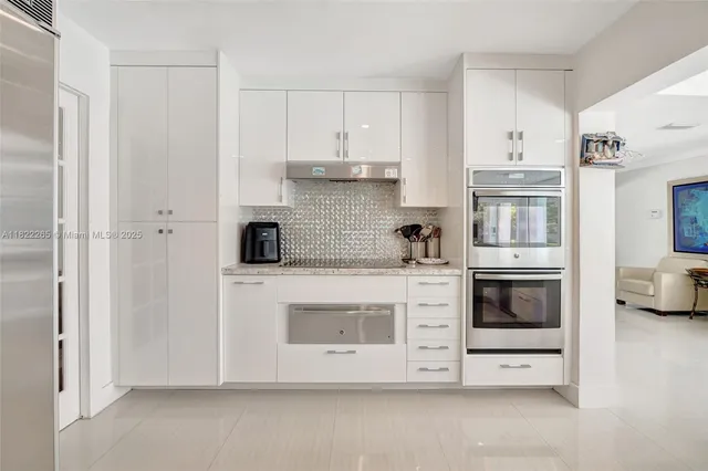 $2,700,000 | 11230 Southwest 69th Court, Pinecrest, FL 33156