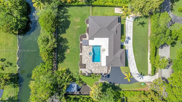 $2,700,000 | 11230 Southwest 69th Court, Pinecrest, FL 33156