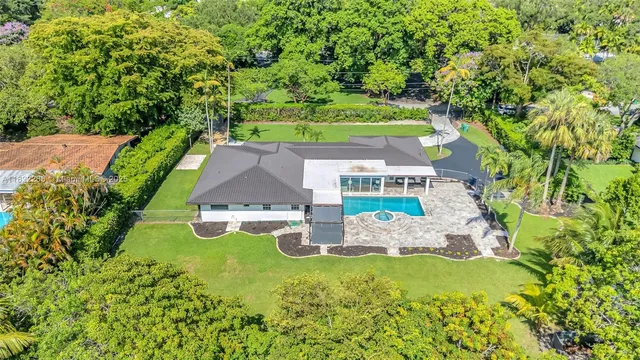 $2,700,000 | 11230 Southwest 69th Court, Pinecrest, FL 33156