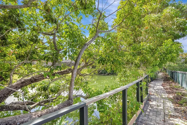 $2,700,000 | 11230 Southwest 69th Court, Pinecrest, FL 33156