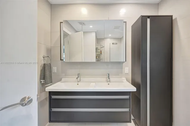 $2,700,000 | 11230 Southwest 69th Court, Pinecrest, FL 33156