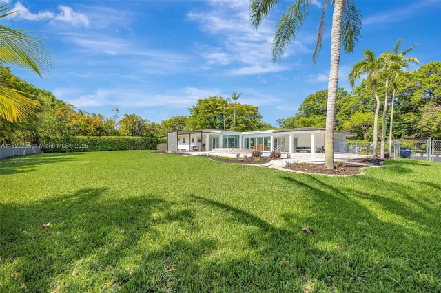 $2,700,000 | 11230 Southwest 69th Court, Pinecrest, FL 33156