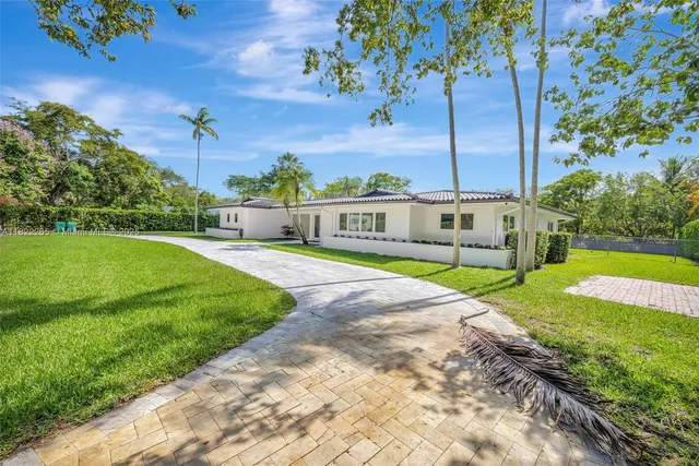 $2,700,000 | 11230 Southwest 69th Court, Pinecrest, FL 33156