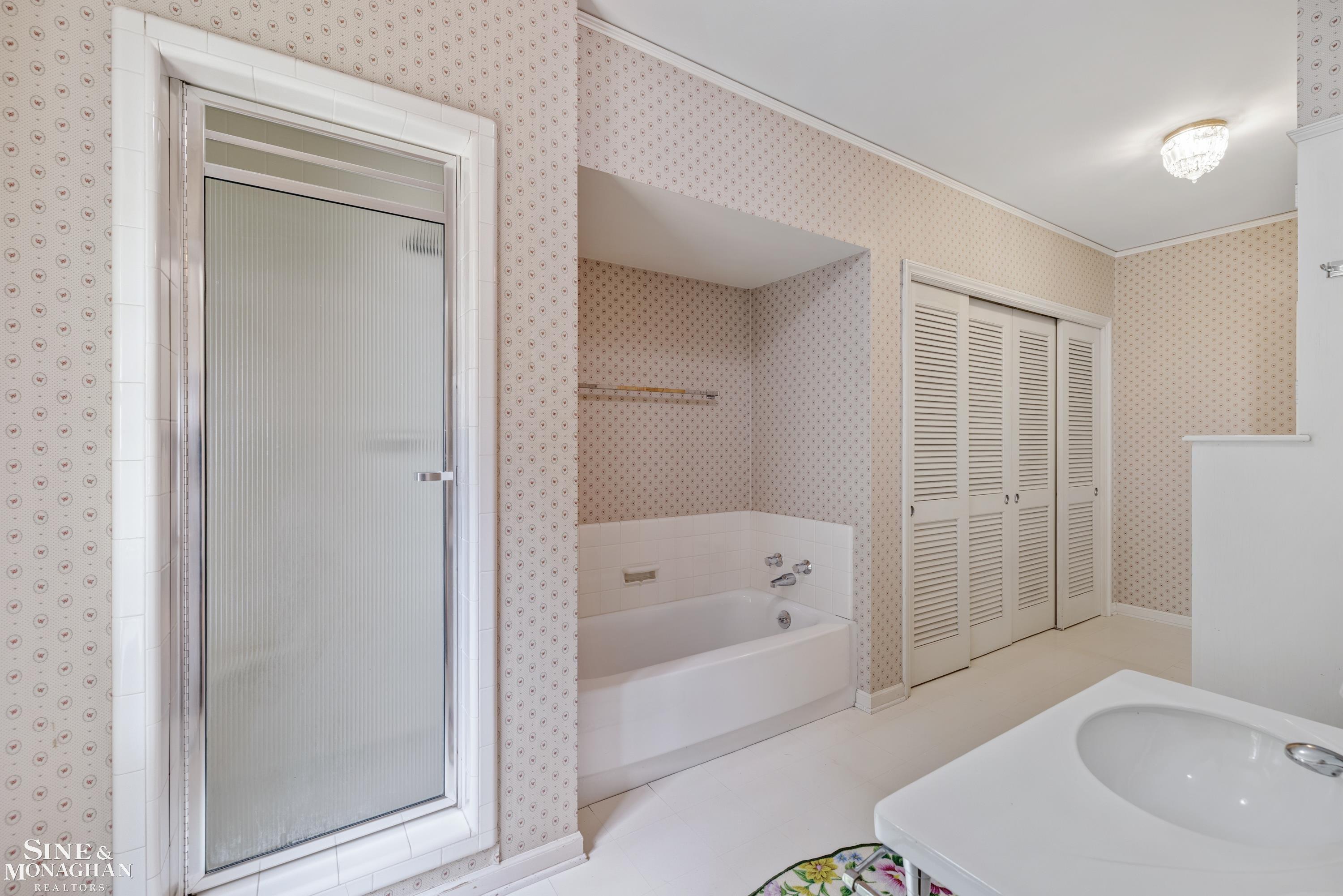 105 Lake Shore Road Grosse Pointe, MI 48236 - Photo 48 of 98 50217830-176d4a68-e739-4749-84db-f17ec43d43fb.JPG