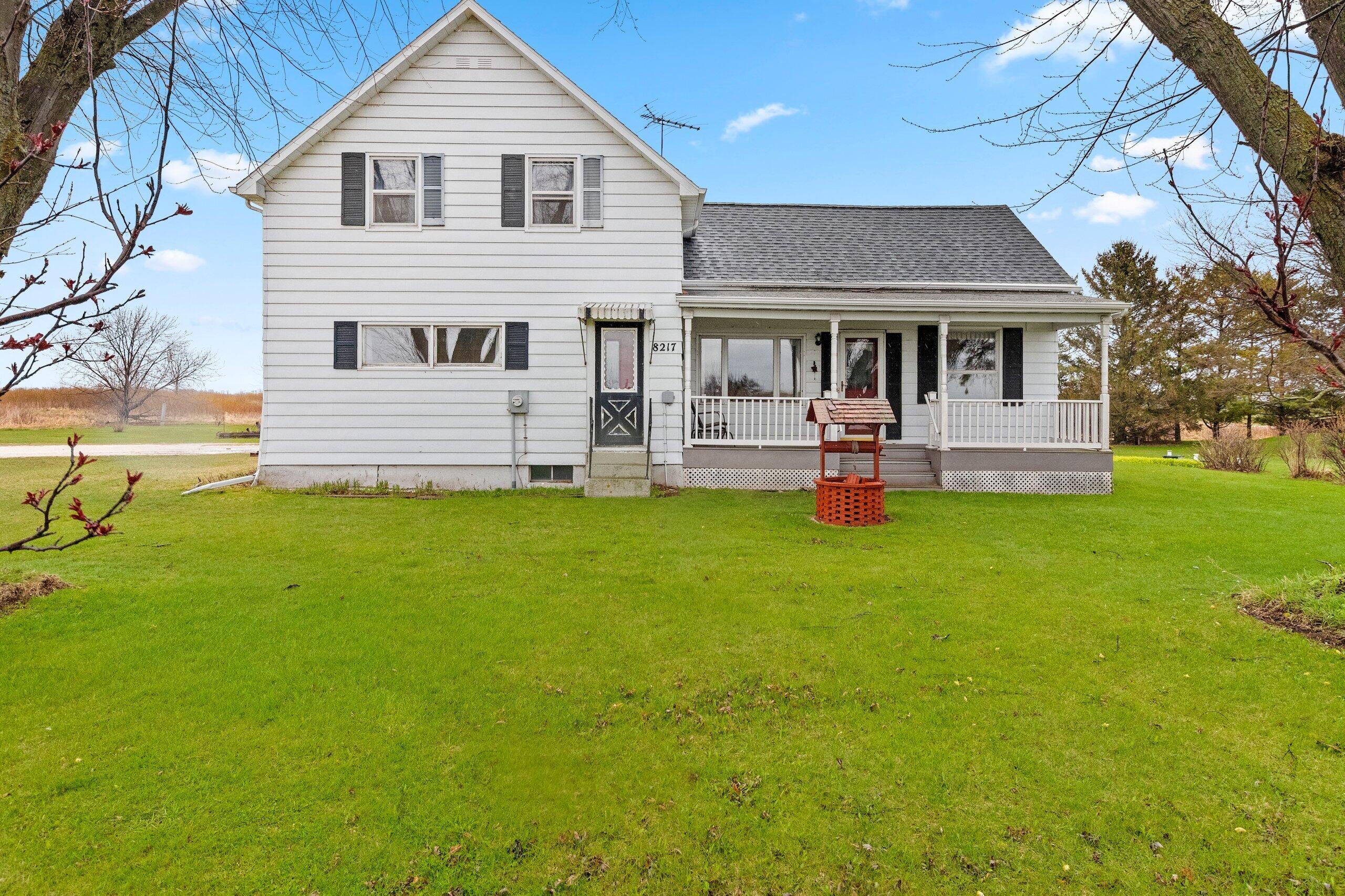 8217 Highway 42 Two Rivers, WI 54241 - Photo 2 of 50 004-8217Wisconsin42-TwoRivers-WI-54241-S
