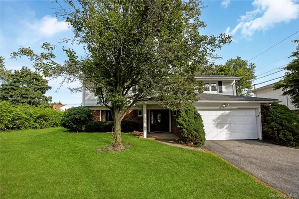 $1,049,888 | 29 Randy Lane, Plainview, NY 11803