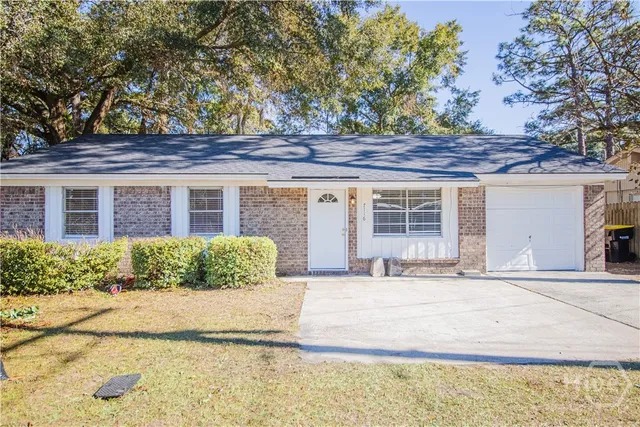 $1,800 | 7116 Skidaway Road, Savannah, GA 31406