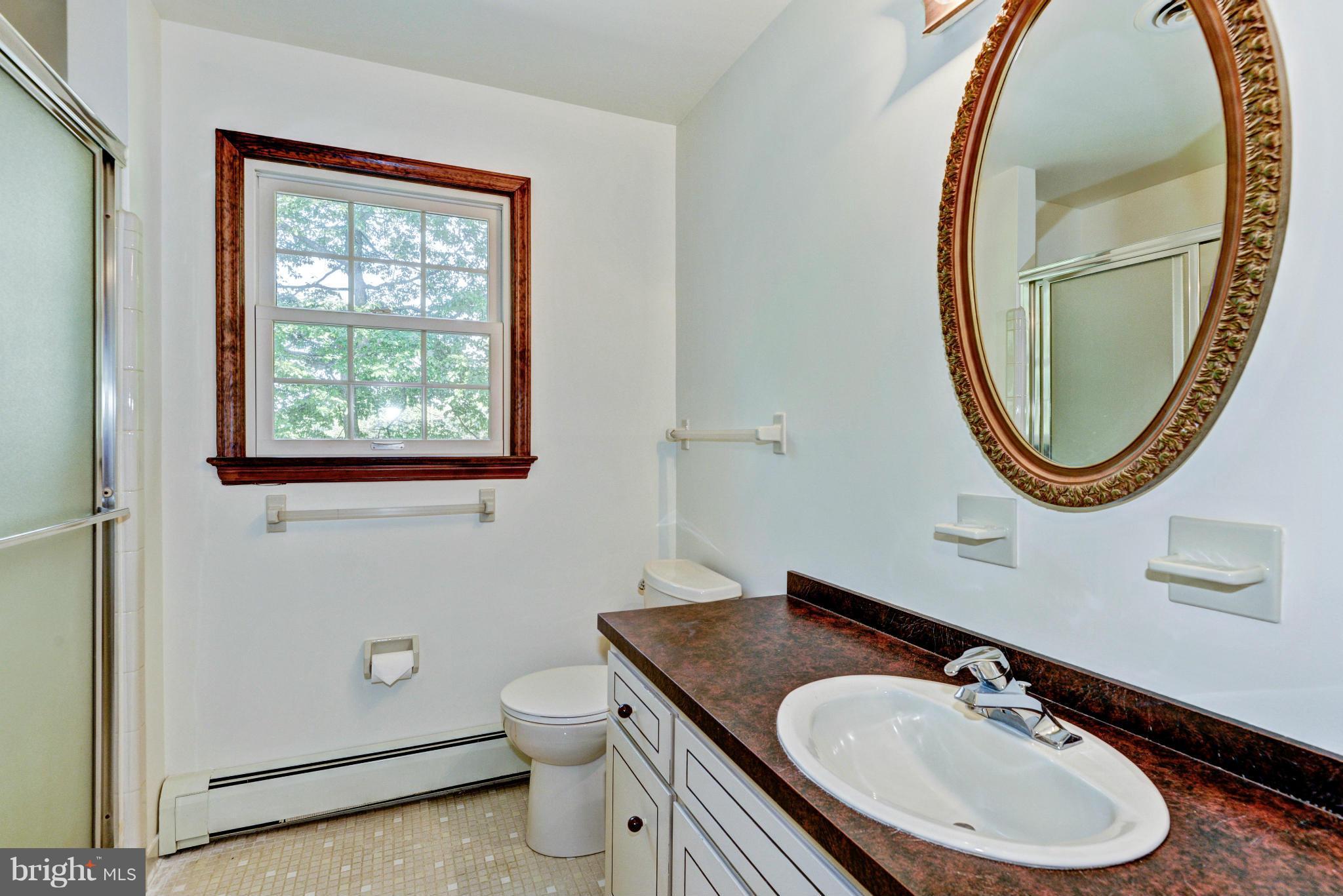 24300 Hipsley Mill Road Gaithersburg, MD 20882 - Photo 16 of 21 Full Bath