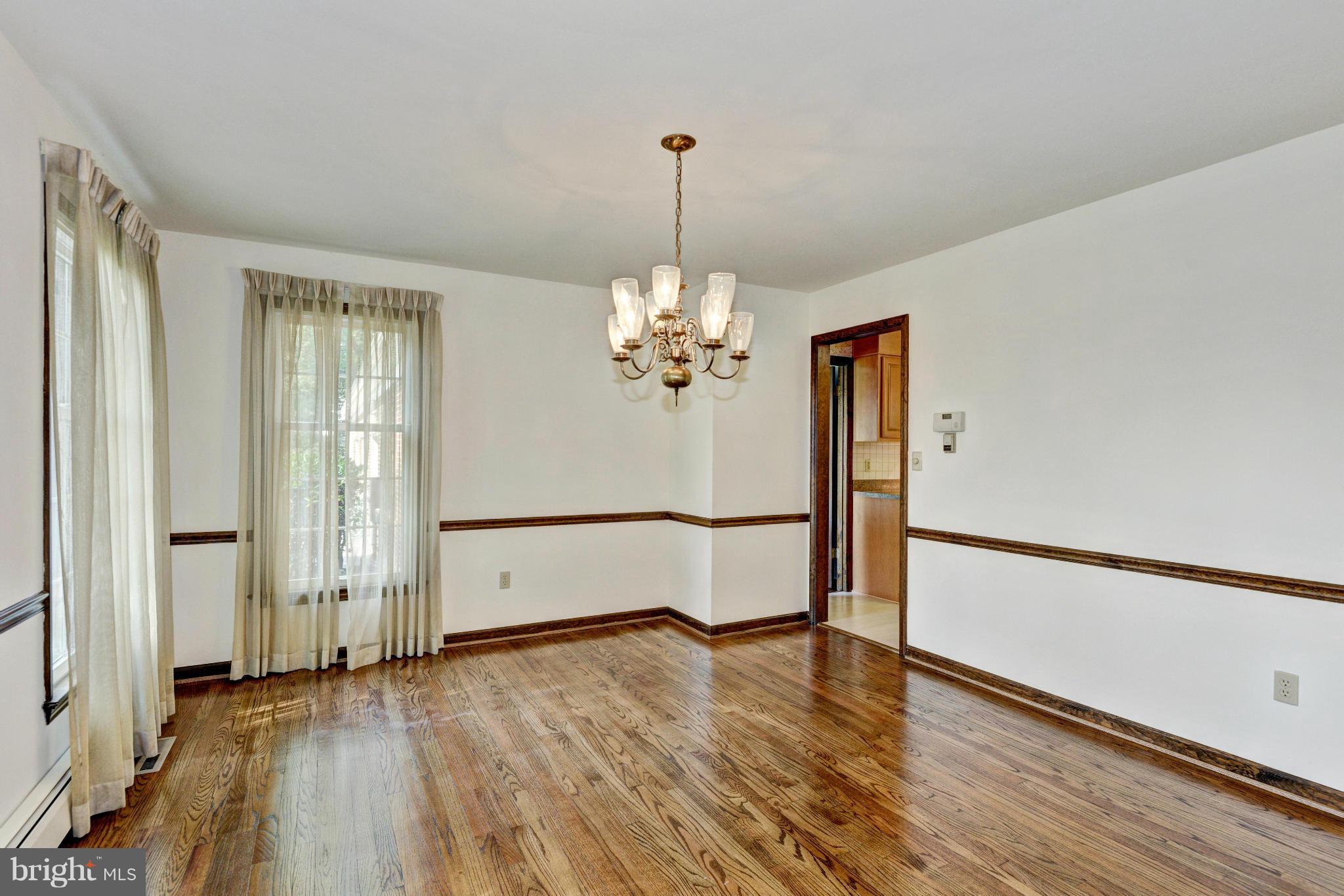 24300 Hipsley Mill Road Gaithersburg, MD 20882 - Photo 10 of 21 Dining Room