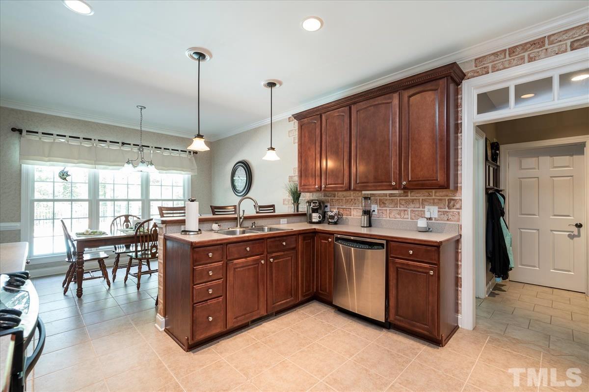 4813 Sweet Chestnut Lane Raleigh, NC 27610 - Photo 11 of 28 Gallery Image 11