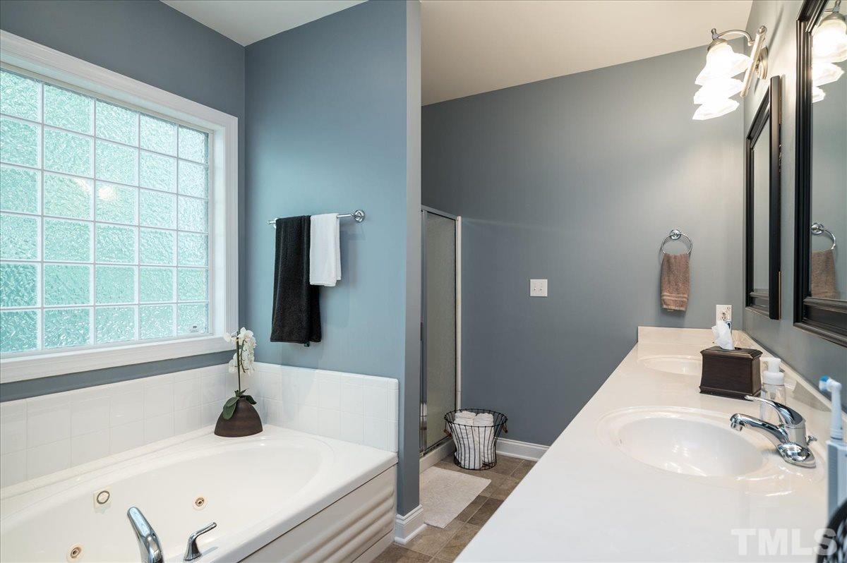 4813 Sweet Chestnut Lane Raleigh, NC 27610 - Photo 17 of 28 Gallery Image 17
