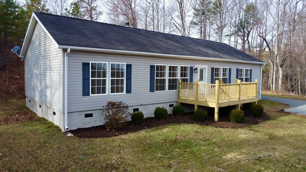 3229 Ivanhoe Road Fries, VA 24330 - Photo 3 of 25 Gallery Image 3