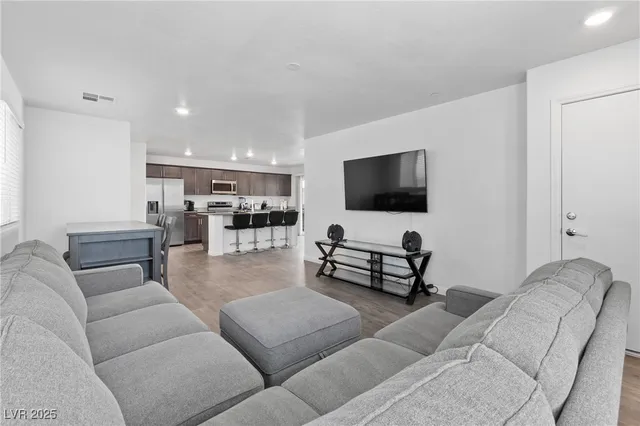 $1,930 | 7005 Magenta Moon Street, North Las Vegas, NV 89086