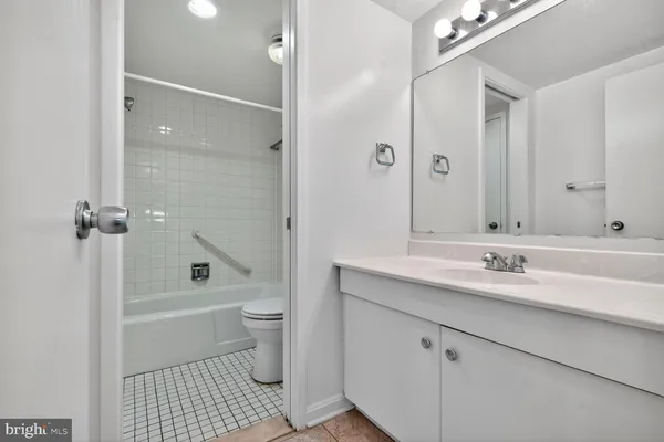 $299,900 | 4515 Willard Avenue, Unit 708S, Chevy Chase, MD 20815