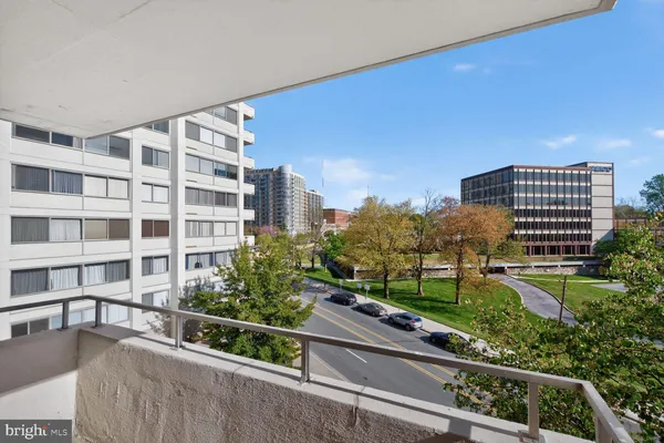 $299,900 | 4515 Willard Avenue, Unit 708S, Chevy Chase, MD 20815