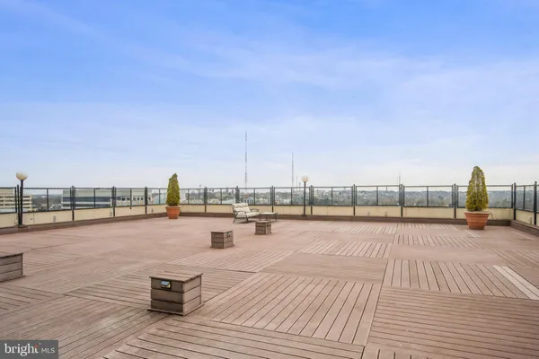 $299,900 | 4515 Willard Avenue, Unit 708S, Chevy Chase, MD 20815