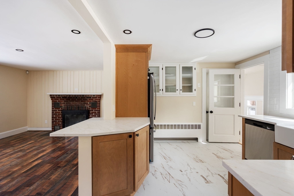 443 Thompson Street Halifax, MA 02338 - Photo 9 of 25