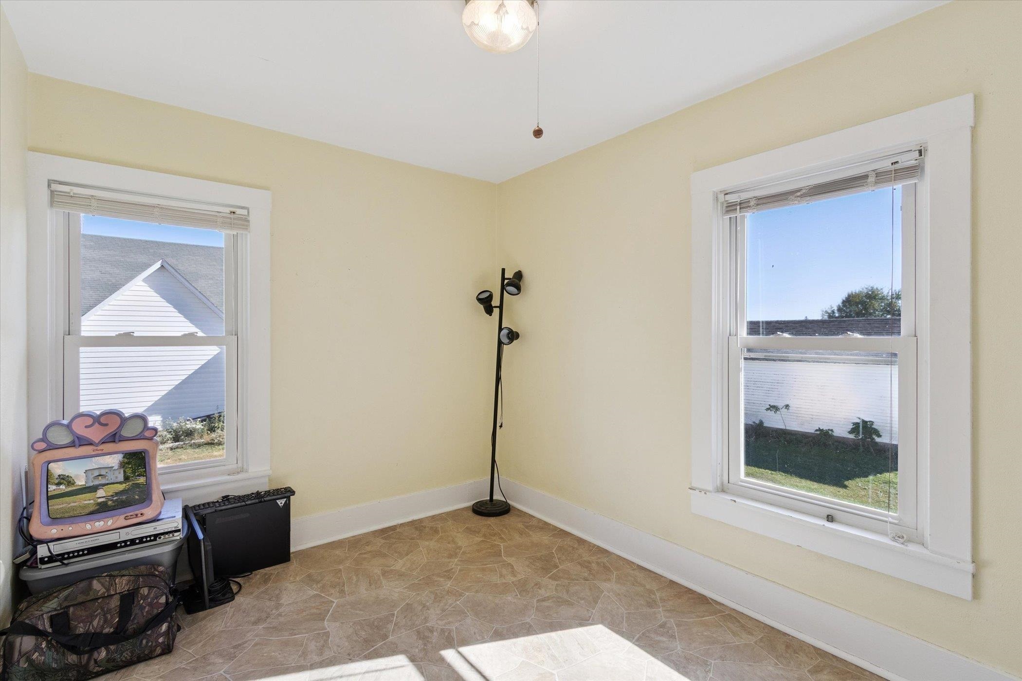 2683 West Florence Road Freeport, IL 61032 - Photo 26 of 36 a view of a room with gym equipment