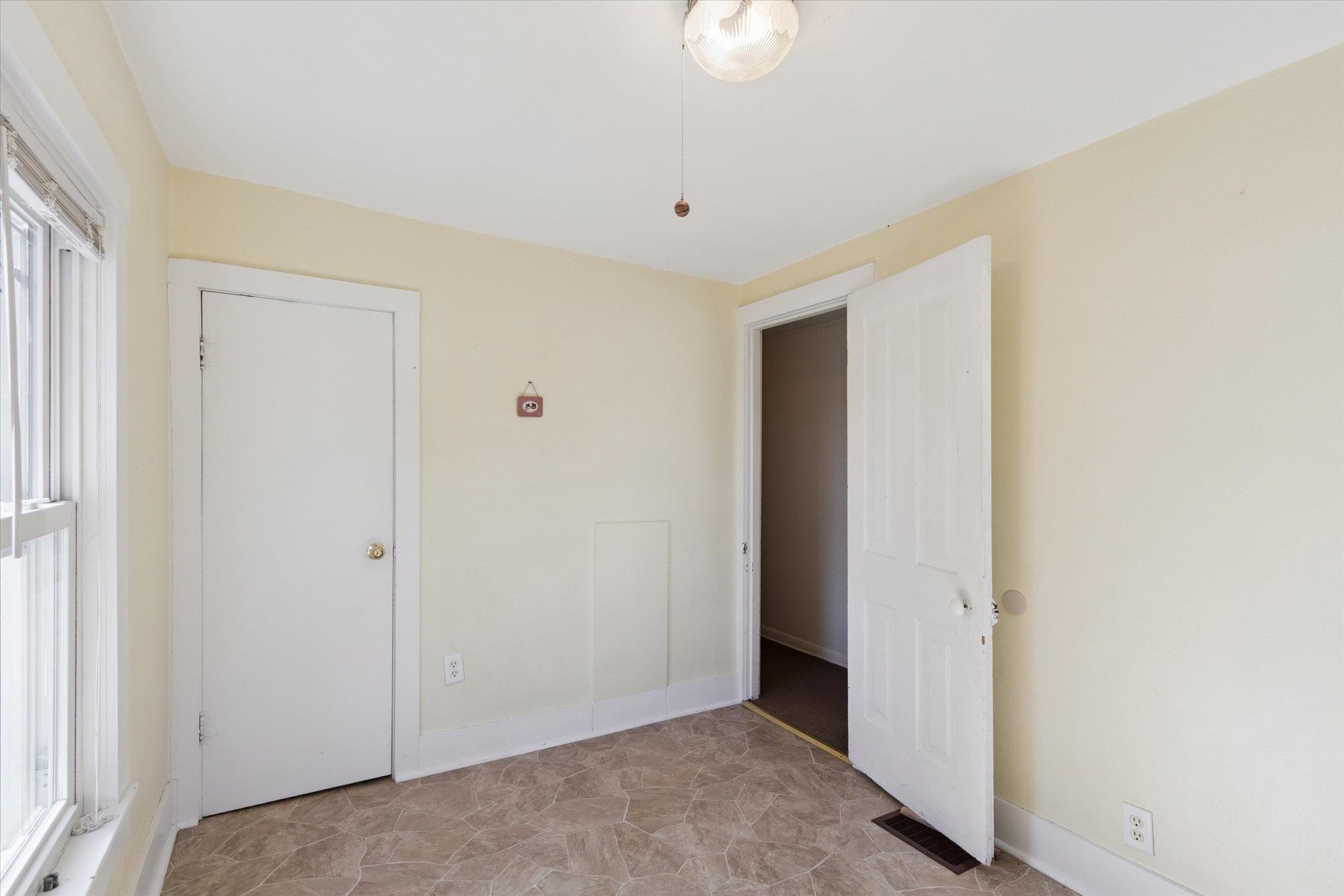 2683 West Florence Road Freeport, IL 61032 - Photo 27 of 36 a view of an empty room