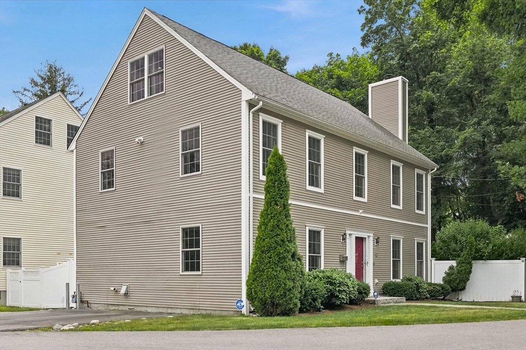 18 Rosegate Road Needham, MA 02494 - Photo 2 of 41