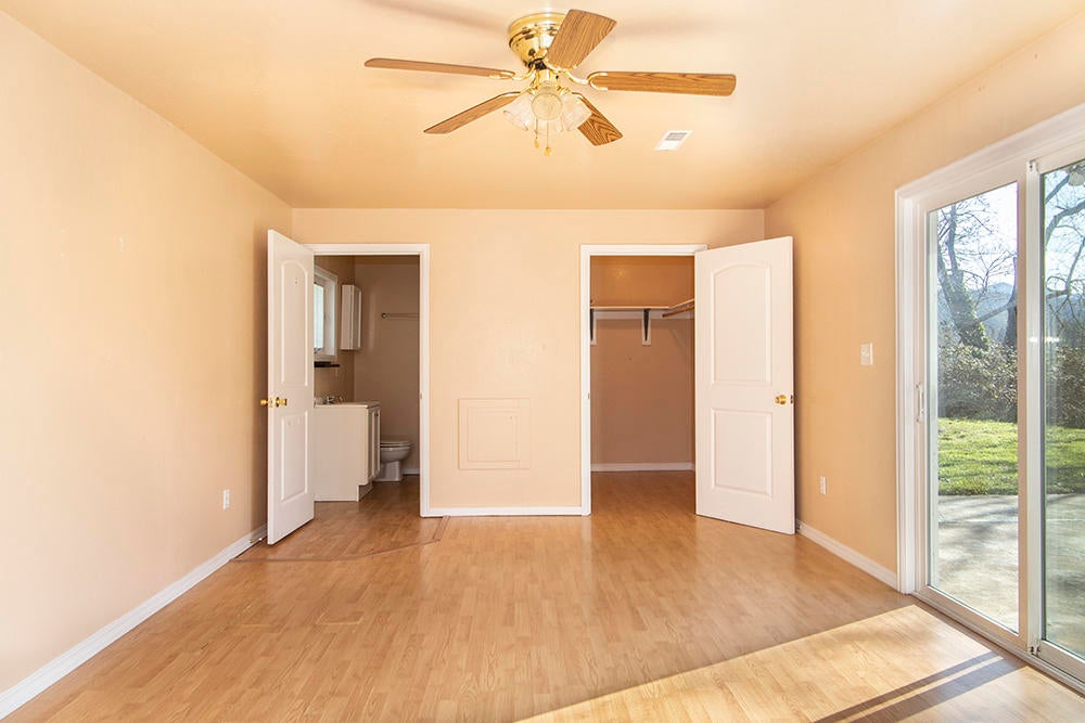 563 Glenbrook Loop Road Riddle, OR 97469 - Photo 11 of 38 10