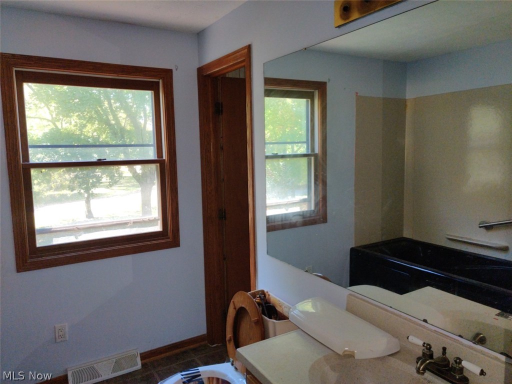 1899 Knight Road Akron, OH 44306 - Photo 6 of 14