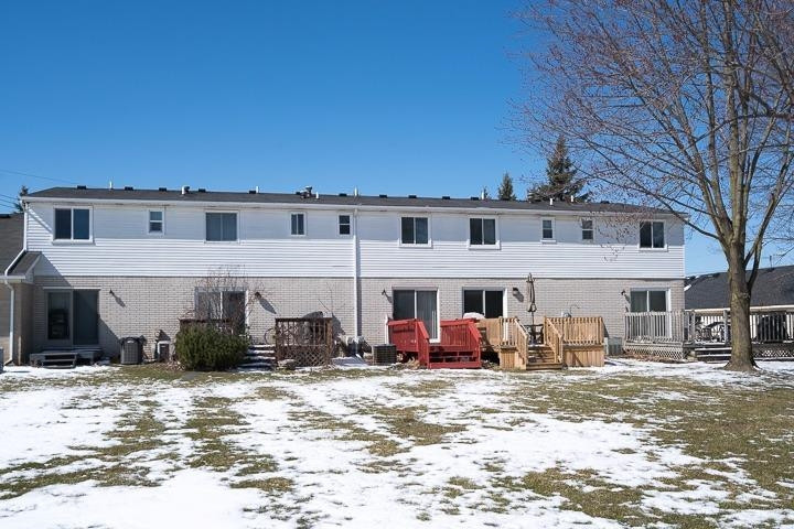 27372 Spaulding Road New Hudson, MI 48165 - Photo 5 of 10 Photo 5