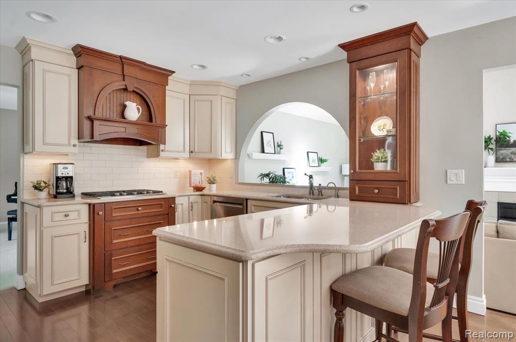 821 Box Canyon Court Rochester Hills, MI 48309 - Photo 4 of 43 Gallery Image 4