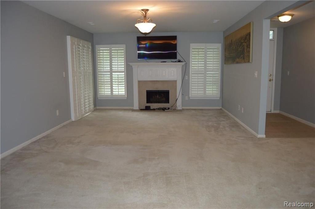 3703 Oakmonte Boulevard Rochester, MI 48306 - Photo 3 of 23