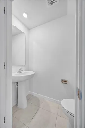 $1,975 | 2524 Sunray Venus Way, Ruskin, FL 33570