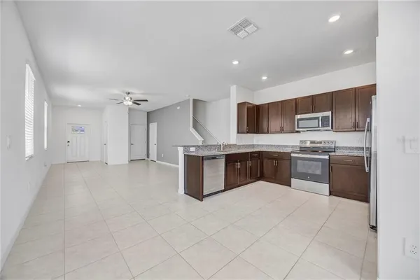 $1,975 | 2524 Sunray Venus Way, Ruskin, FL 33570