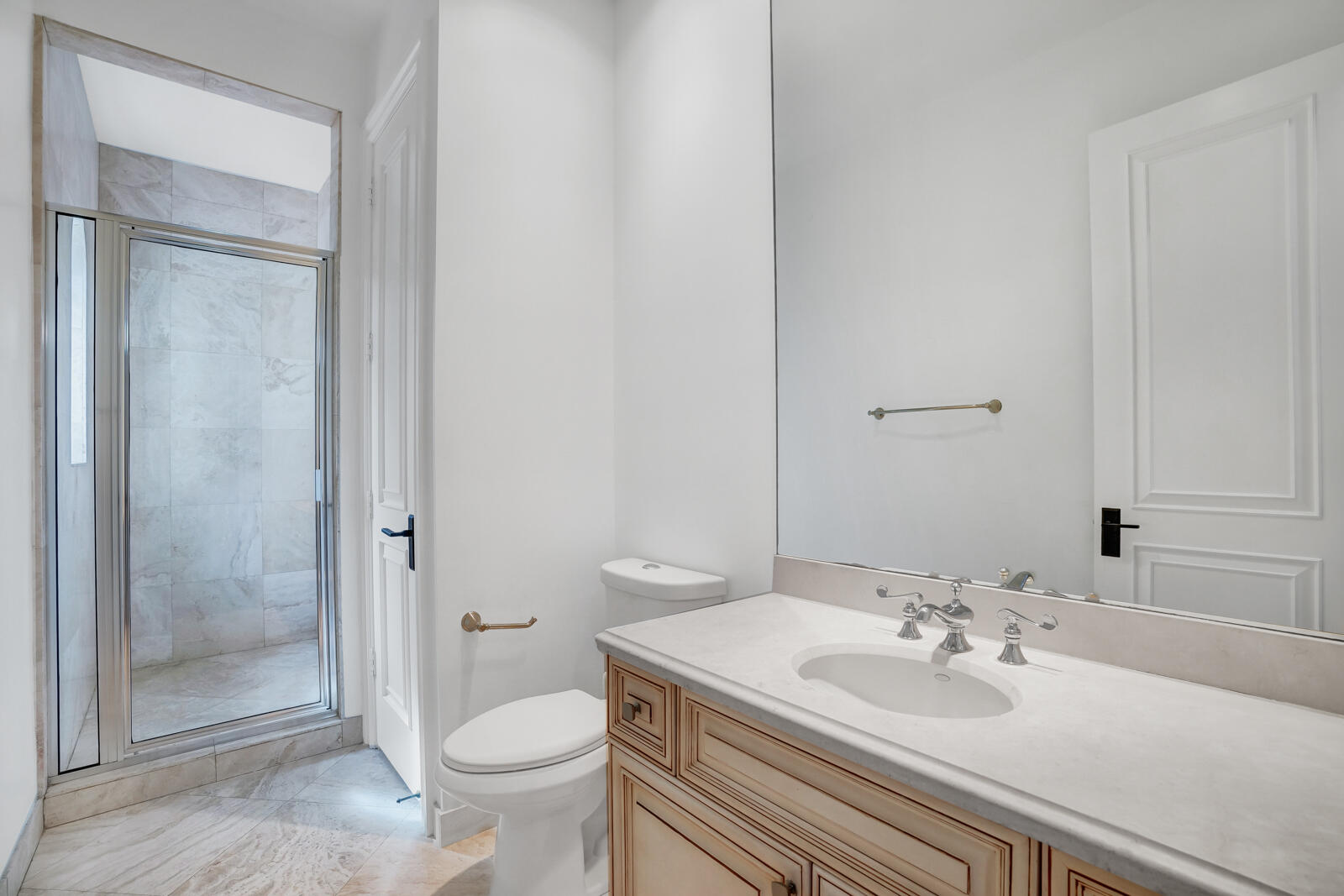 9510 Grand Estates Way Boca Raton, FL 33496 - Photo 51 of 79 Guest Bathroom