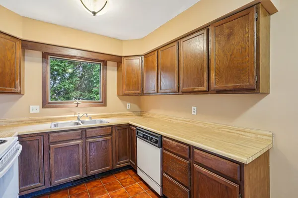 $324,900 | 5800 Tudor Drive, Fitchburg, WI 53711