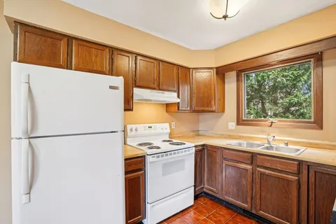 $324,900 | 5800 Tudor Drive, Fitchburg, WI 53711