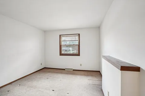 $324,900 | 5800 Tudor Drive, Fitchburg, WI 53711