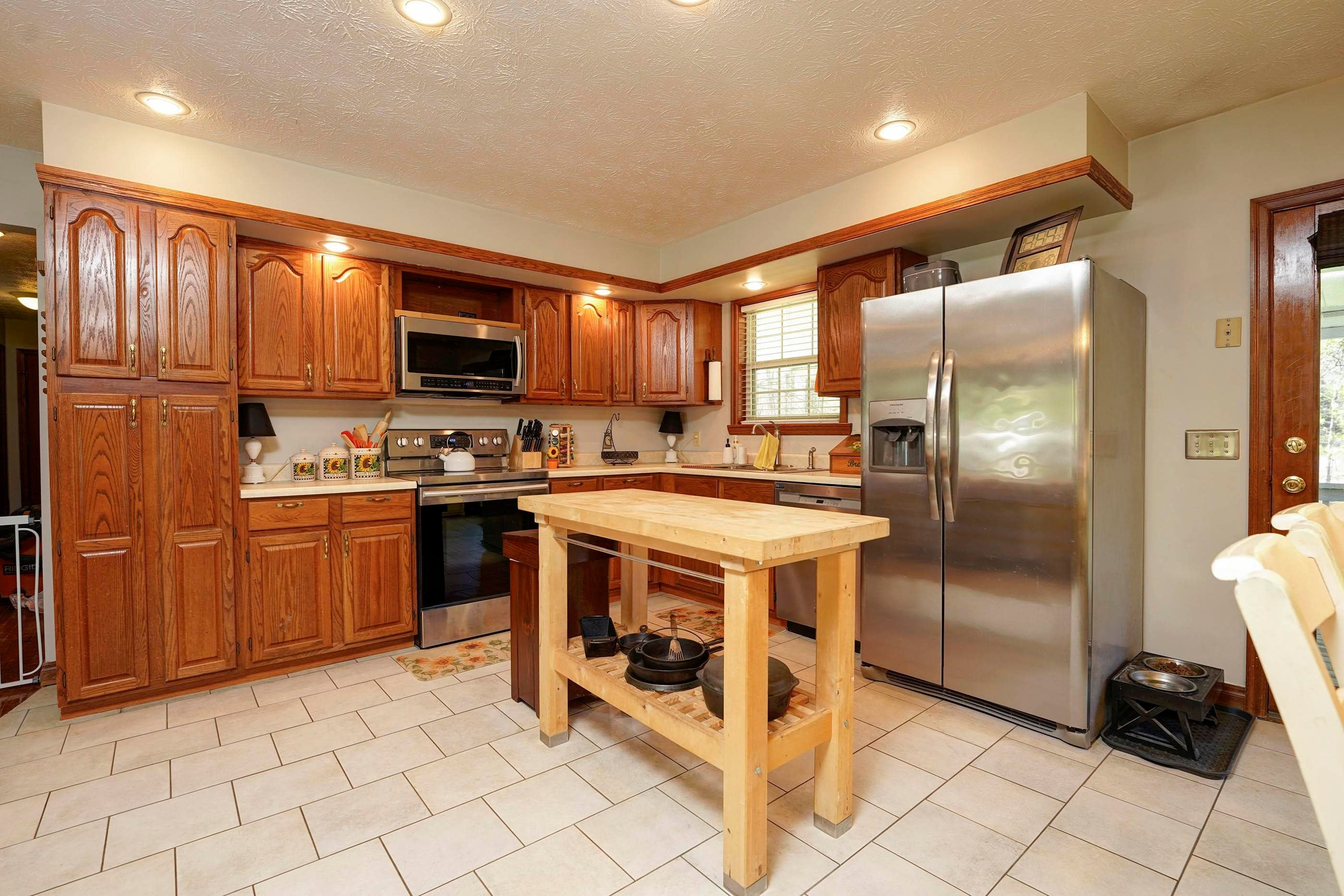 644 Wilson Road Barboursville, WV 25504 - Photo 8 of 25 Gallery Image 8