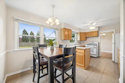 $575,000 | 919 East Ironwood Drive, Mount Prospect, IL 60056