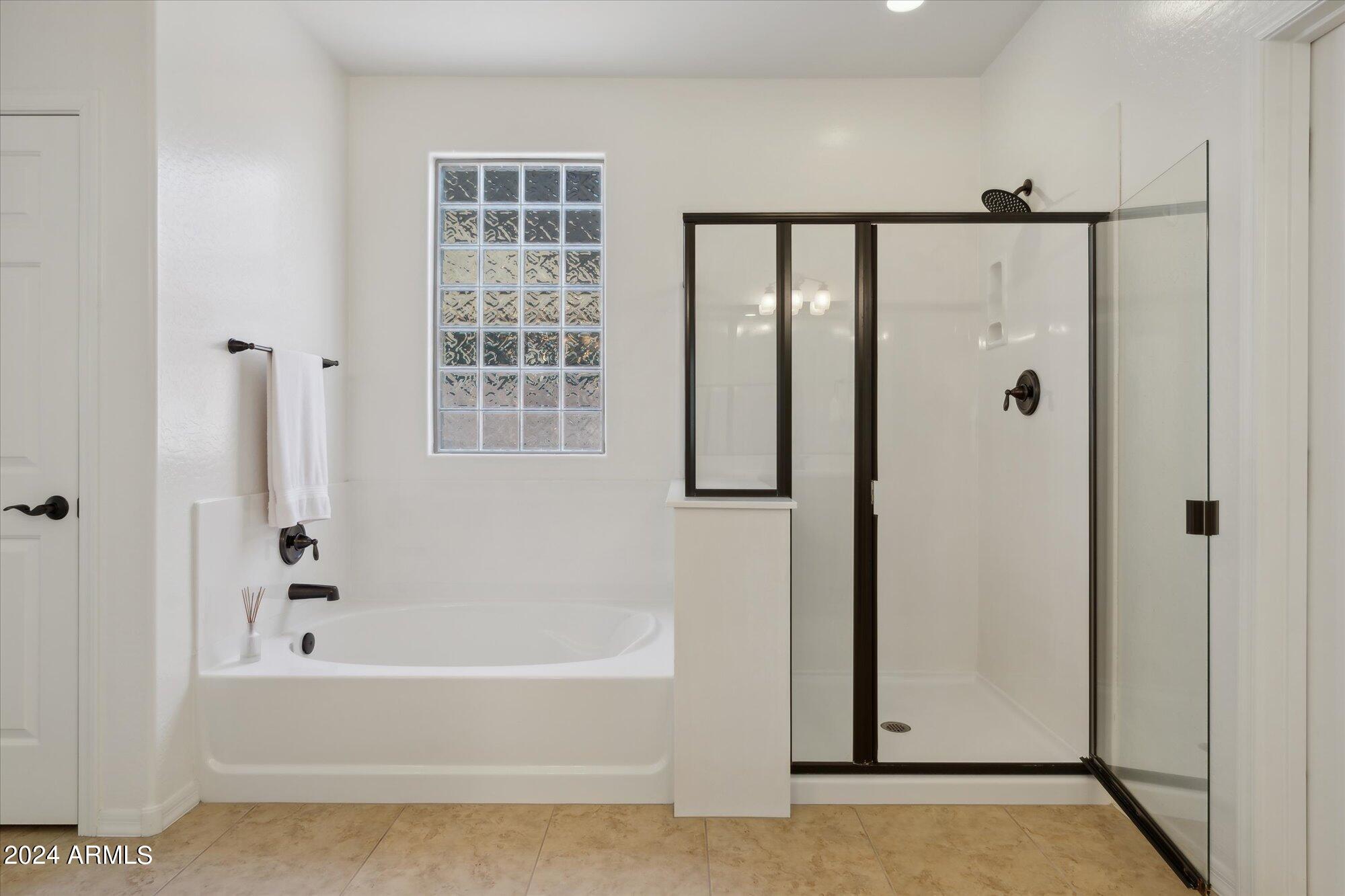 20747 West Ridge Road Buckeye, AZ 85396 - Photo 33 of 68 Primary Bath