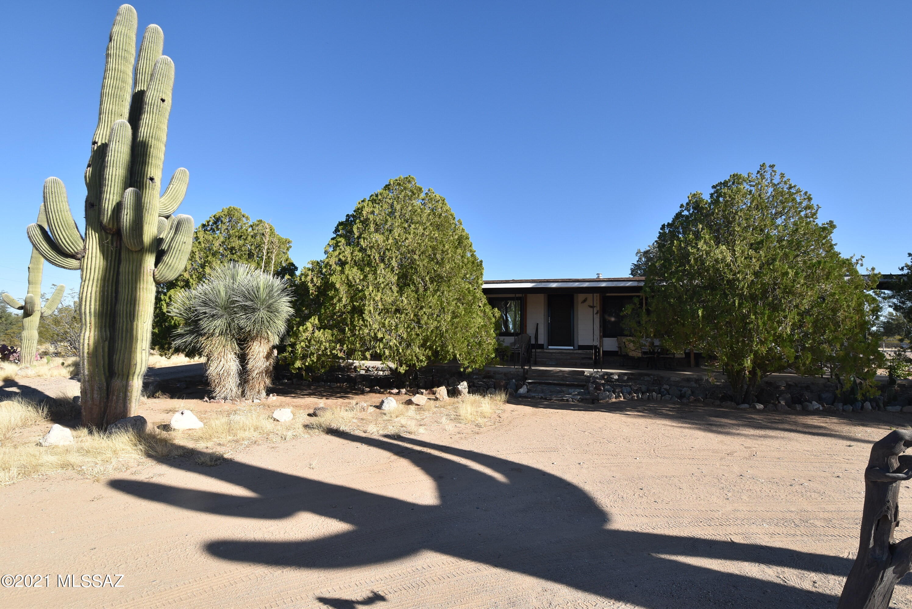 5820 North Chaparral Road Tucson, AZ 85743 - Photo 4 of 50