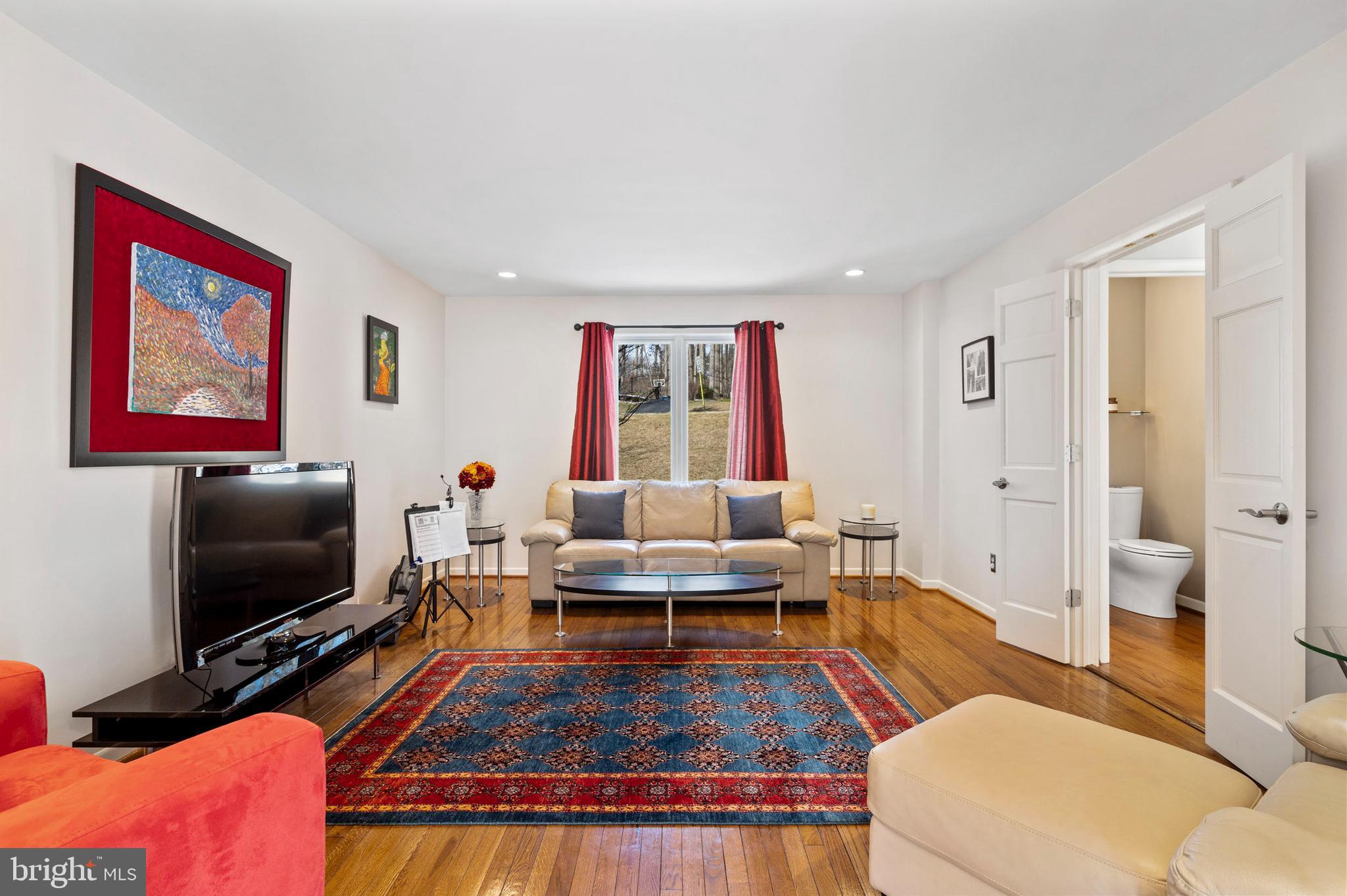 1053 Beaumont Road Berwyn, PA 19312 - Photo 13 of 63 Living Room