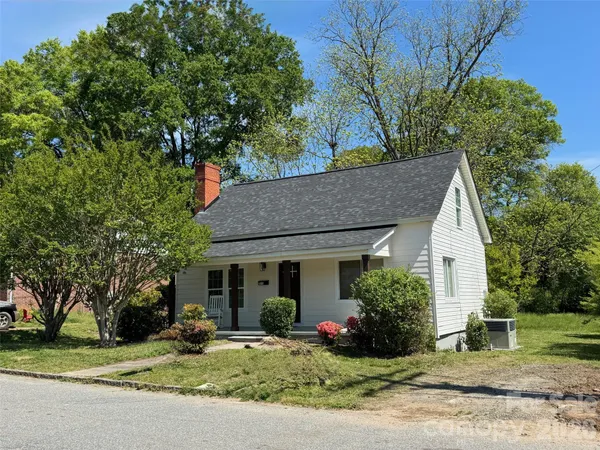$290,000 | 211 Cedar Drive Northwest, Concord, NC 28025