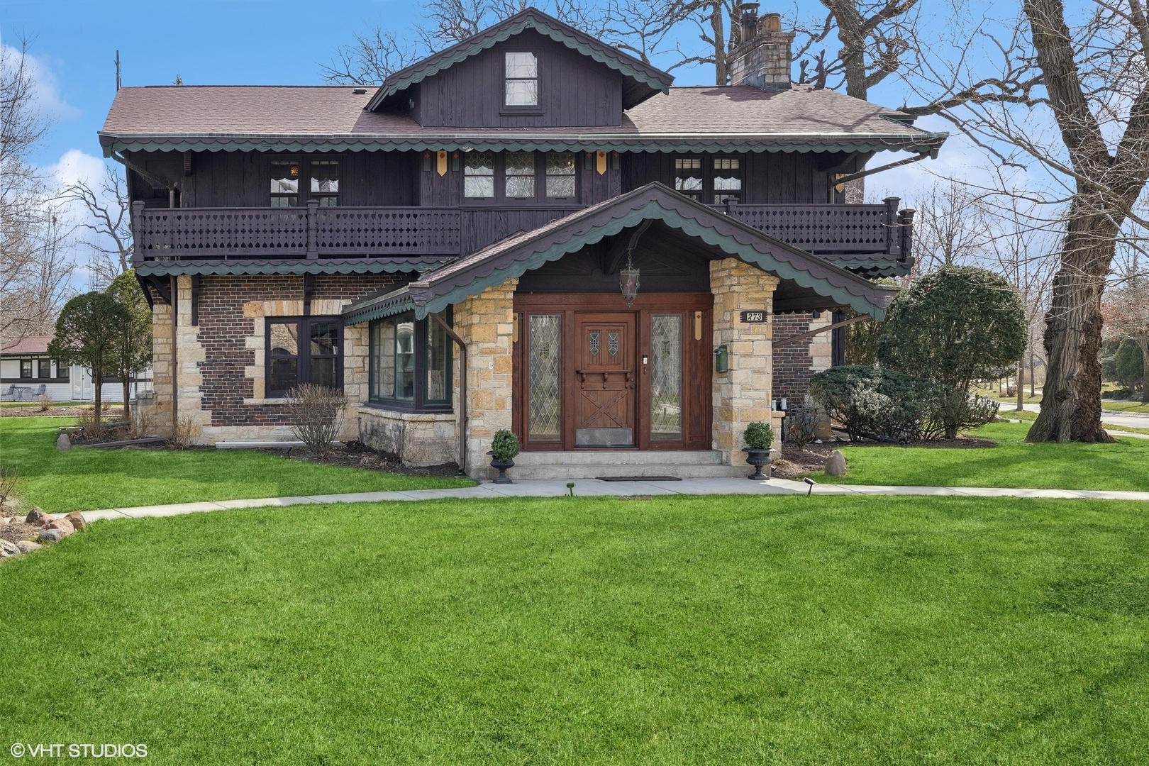 273 Maplewood Road Riverside, IL 60546 - Photo 3 of 50 a view of a house with a swimming pool