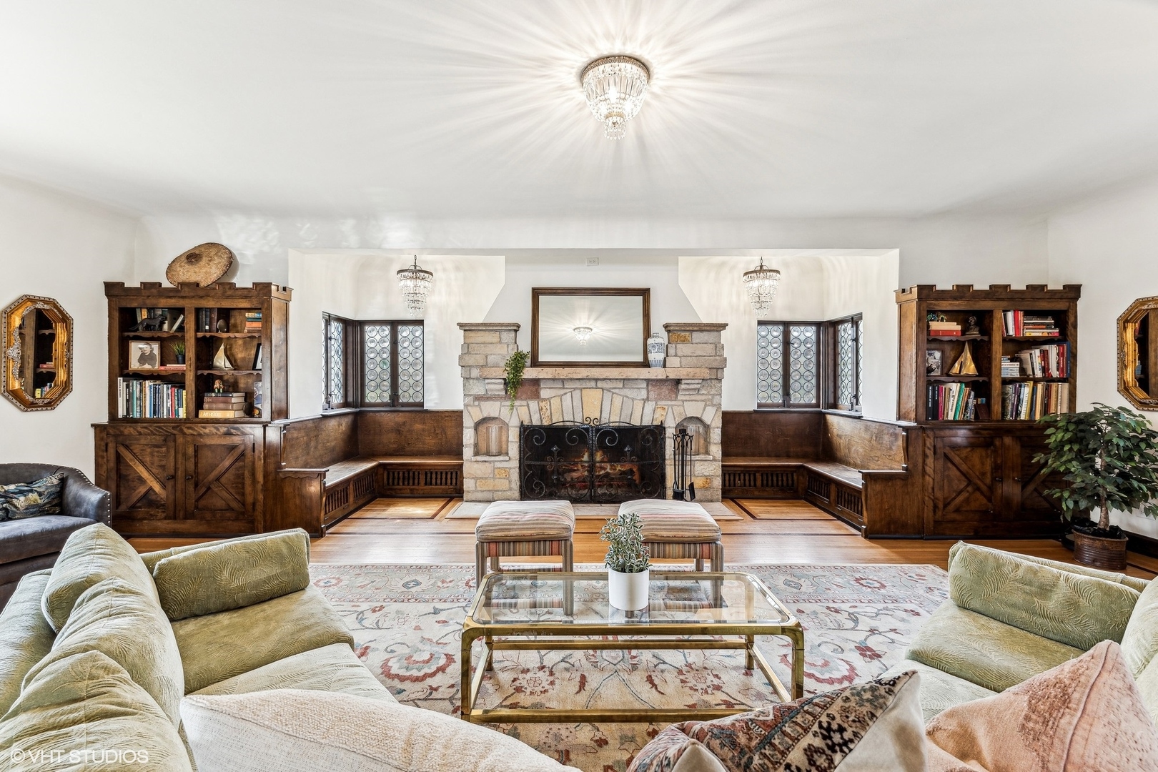 273 Maplewood Road Riverside, IL 60546 - Photo 5 of 50 a living room with furniture flower pot and a fireplace