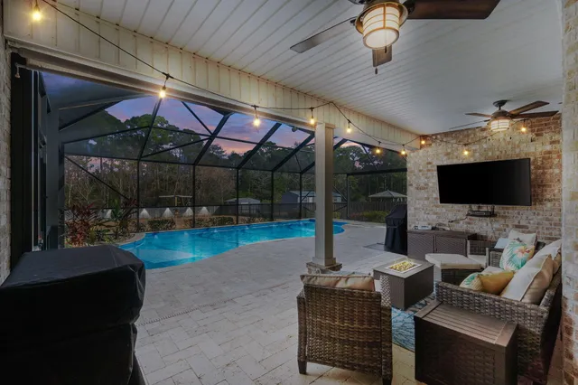 $589,000 | 2548 Bluewater Drive, Navarre, FL 32566